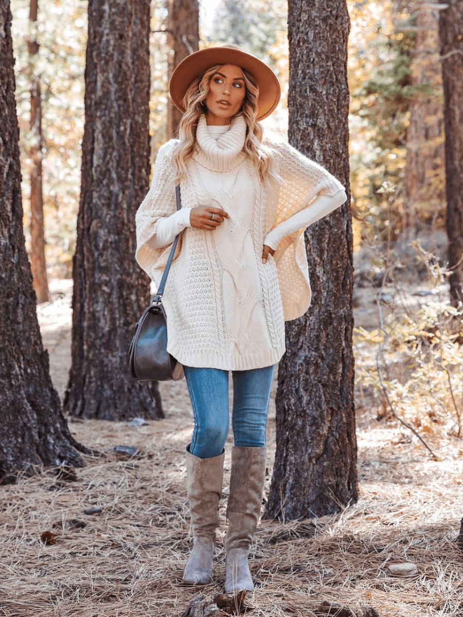 Milligan Oversized Turtleneck Sweater - Beige