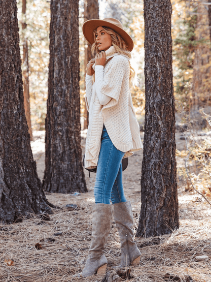 Milligan Oversized Turtleneck Sweater - Beige