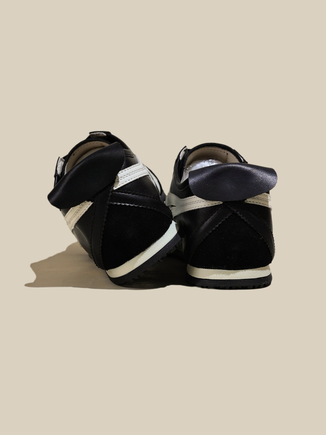 Rumour Has It | Maxine Contrast Strap Leather Sneaker - black